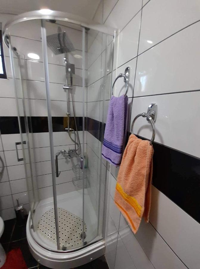 Apartmán Stan Na Dan Gornji Milanovac-Centar-Nova Gradnja Exteriér fotografie