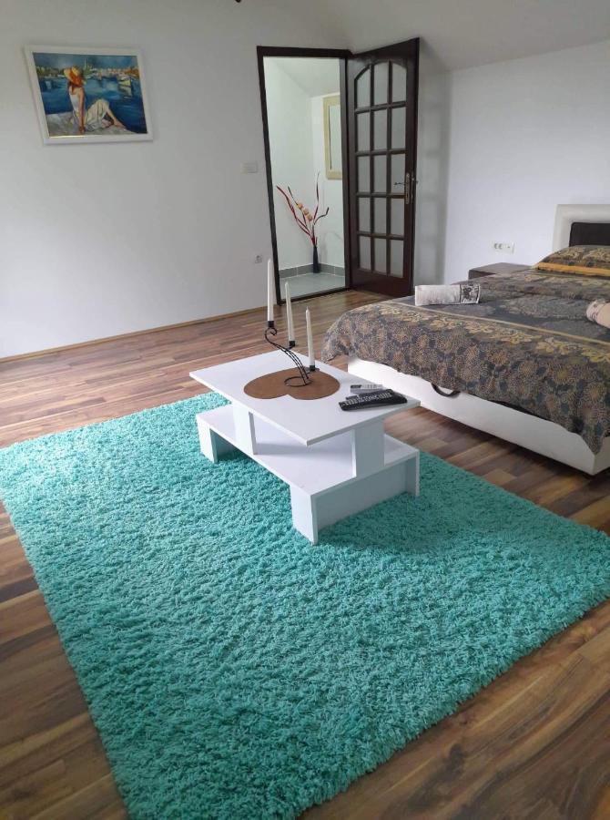Apartmán Stan Na Dan Gornji Milanovac-Centar-Nova Gradnja Exteriér fotografie